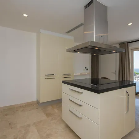 Bodrumda Essiz Deniz Manzarali Lueks Boss 1