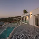 Bodrumda Eşsiz Deniz Manzaralı Lüks Boss 1 *